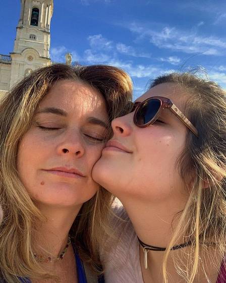 Atriz Claudia Abreu e sua filha Maria Maud - Foto Reprodução Instagram http://www.otvfoco.com.br/wp-content/uploads/2015/05/Daniela-Mercury.jpg