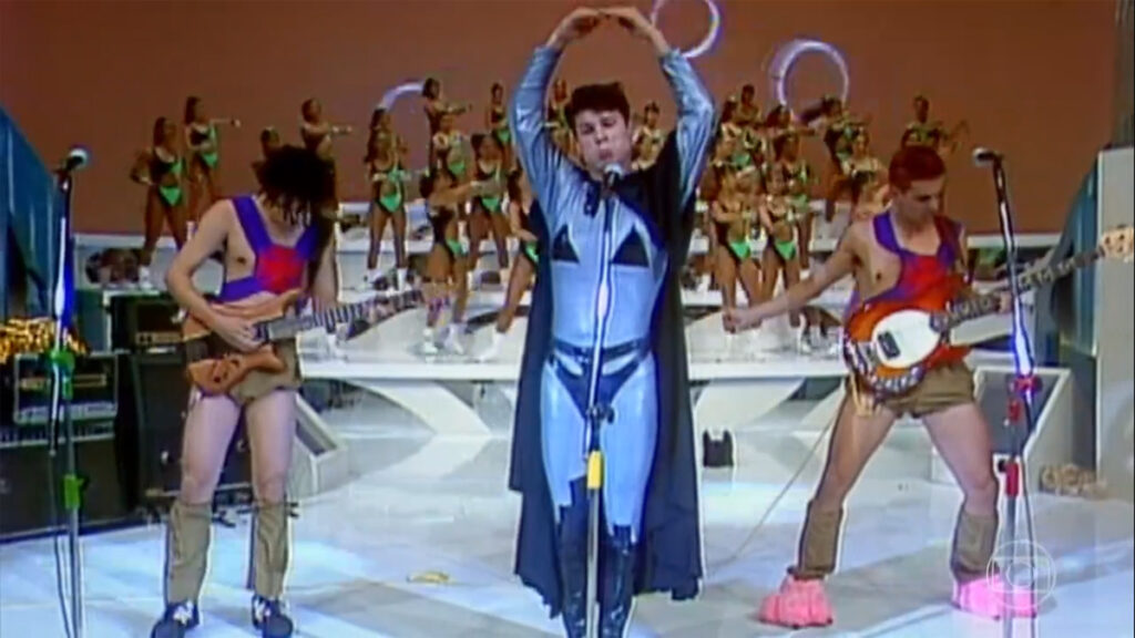 http://tvfoco.uai.com.br/wp-content/uploads/2015/05/Daniela-Mercury.jpg
