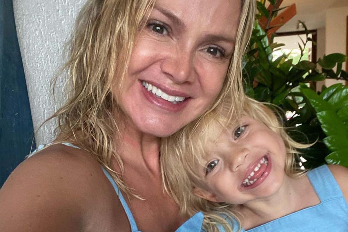 Eliana e sua filha Manuela - Foto Reprodução Instagram http://www.otvfoco.com.br/wp-content/uploads/2015/05/Daniela-Mercury.jpg