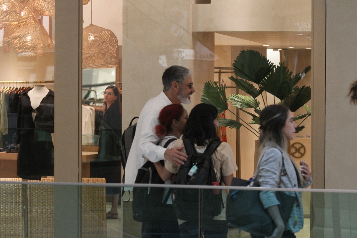 william-bonner-com-fãs-em-shopping http://www.otvfoco.com.br/wp-content/uploads/2015/05/Daniela-Mercury.jpg