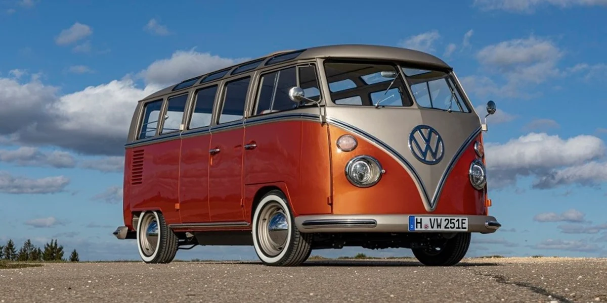 A famosa Kombi da maior montadora de carros na atualidade - Foto Internet http://www.otvfoco.com.br/wp-content/uploads/2015/05/Daniela-Mercury.jpg