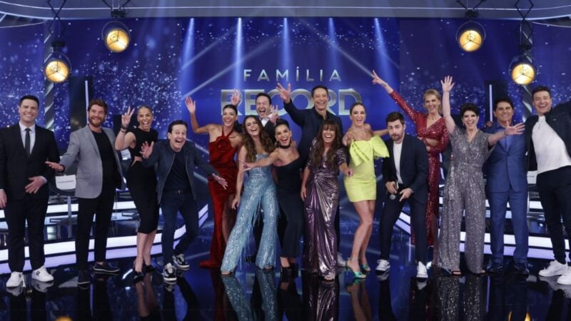 http://www.otvfoco.com.br/wp-content/uploads/2015/05/Daniela-Mercury.jpg