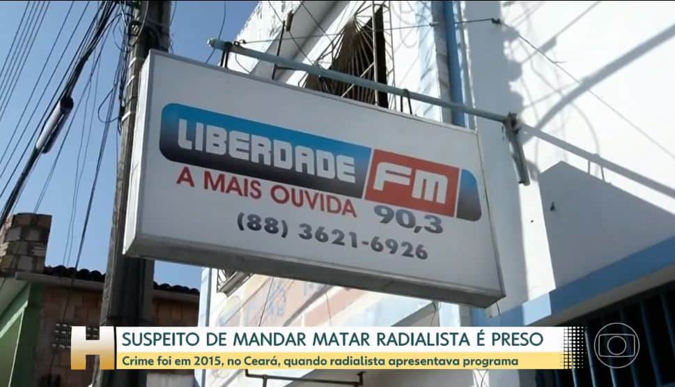 2 http://www.otvfoco.com.br/wp-content/uploads/2015/05/Daniela-Mercury.jpg