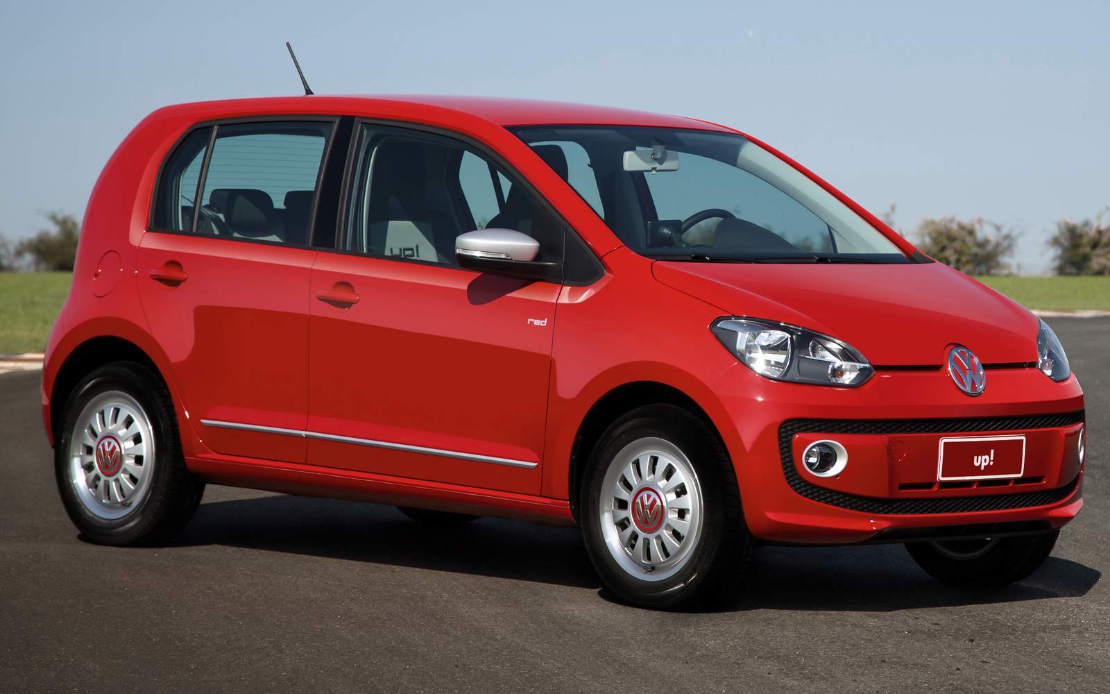 Volkswagen-up-2016 http://www.otvfoco.com.br/wp-content/uploads/2015/05/Daniela-Mercury.jpg