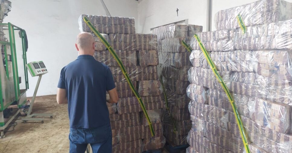 Vigilância Sanitária e fiscais apreendem 3 toneladas de café impróprio (Foto Reprodução/MAPA)