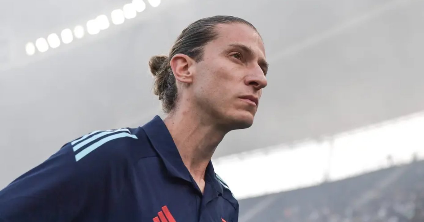 Filipe Luís tem veredito de demissão no Flamengo (Foto: Foto: Thiago Ribeiro/AGIF)