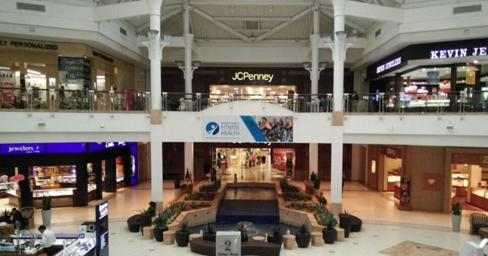 Encerramento de unidades da JC Peney afetou grandes shoppings (Foto Reprodução/TripAdvidor)