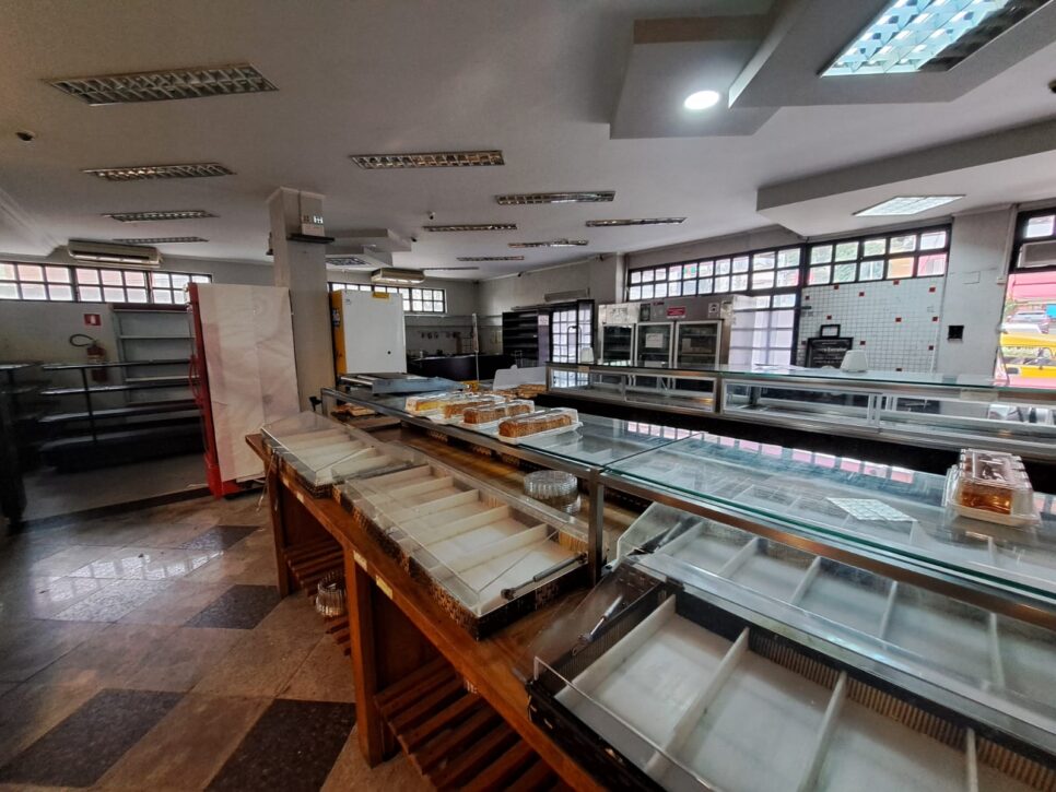 Patropan já quase sem produtos no dia do seu fechamento (Foto: Ipiranga News)
