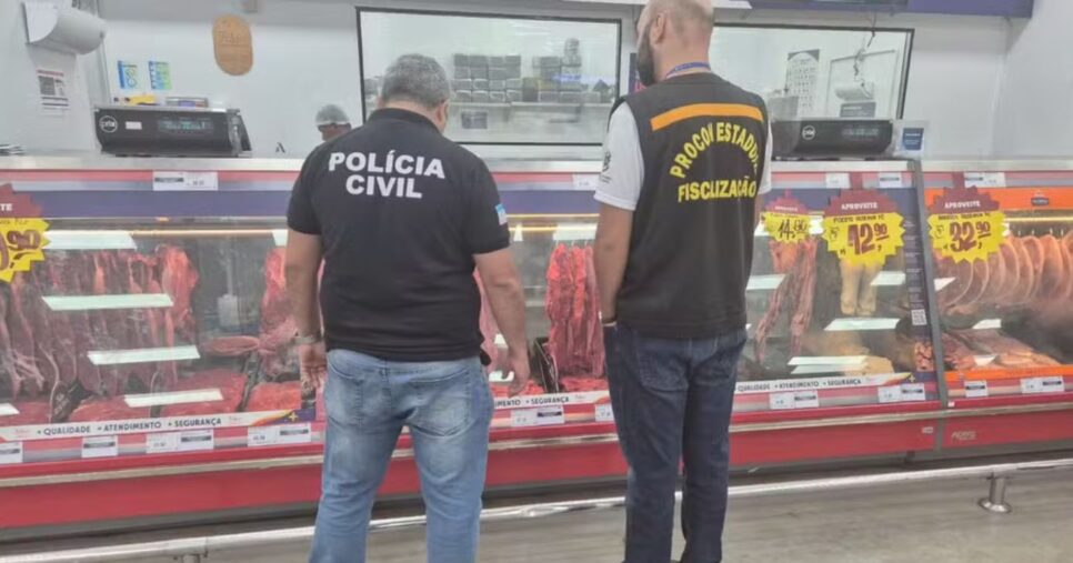 Ação da Polícia Civil em supermercado (Foto: Reprodução/PC-ES)