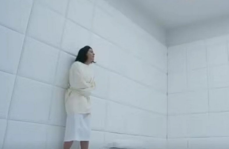Clarice (Carol Castro) em Garota do Momento (Foto: Reprodução / Globo)
