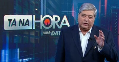 Datena ganha prêmio de consolação e dá recado amargo no SBT (Foto: Reprodução/SBT)