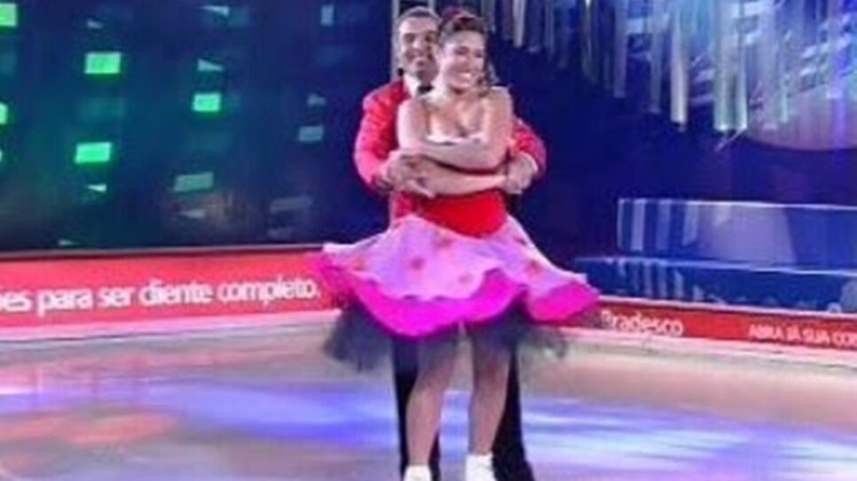 Atriz no extinto quadro Dança no Gelo (Foto: Reprodução/ YouTube)