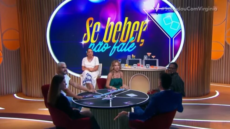 Jornalista no quadro 'Se Beber, Não Fale', no Sabadou com Virgínia Fonseca (Foto: Reprodução/ SBT/ YouTube)