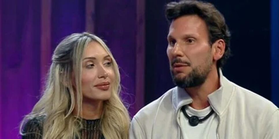 Motivação de desistência partiu da permanência de Rafael e Talira na disputa de casais (Foto: Reprodução/ Record)