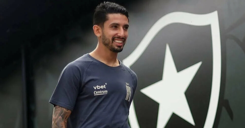 Santiago Rodríguez no Botafogo (Foto: Vitor Silva)