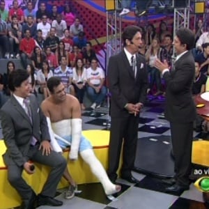 humoristas-do-panico-se-vestem-de-silvio-santos-no-programa-panico-na-band-1361146754852_300x300