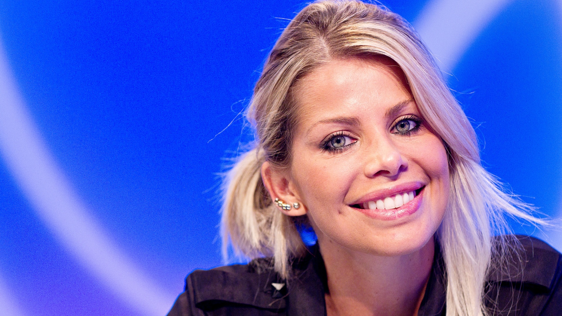karina-bacchi-participa-do-bate-papo-uol-com-convidados-1341268656341_1920x1080