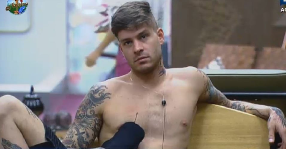 Mateus Vedelho rebateu comentário sobre sua esposa (Foto: reprodução) 