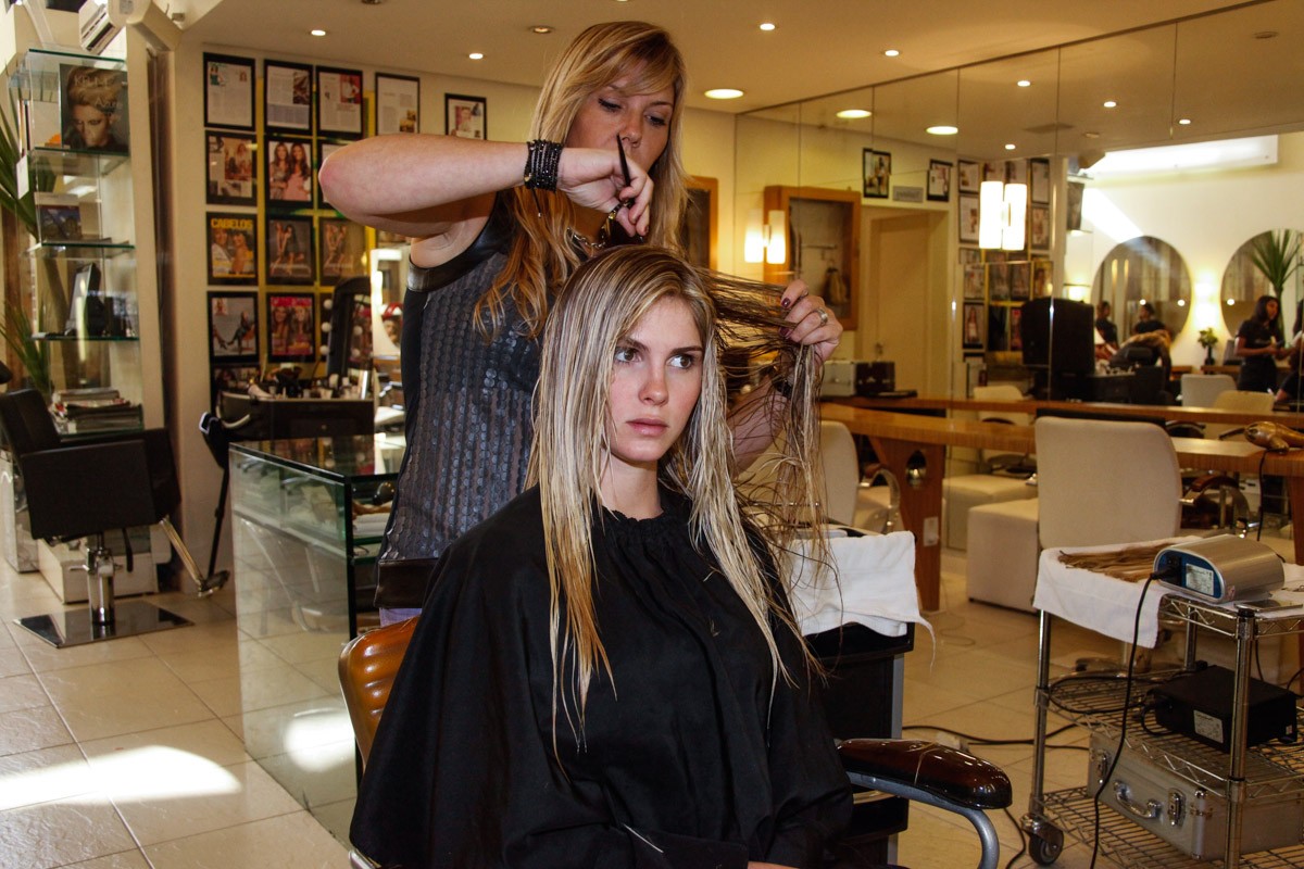 barbara_evans_cuida_do_visual_em_salao_paulista-5303