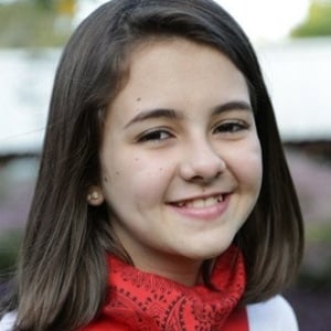 klara-castanho-e-a-paulinha-de-amor-a-vida-1381524730349_300x300