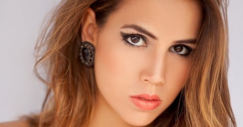 a-atriz-perola-faria-2012-1355256613669_956x500