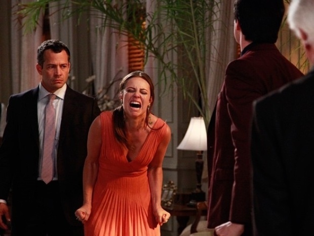 Paloma dá surra em Félix (Foto: Divulgação)(