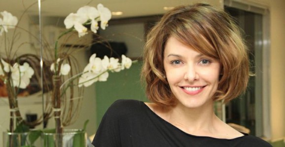 Bianca Rinaldi muda o visual para viver personagem da novela “Em Família”