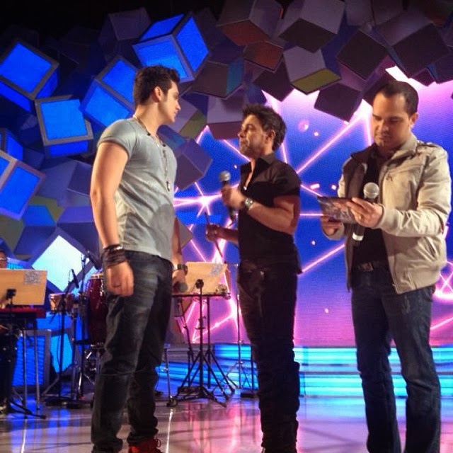 sai-do-chao-luan-santana (3)