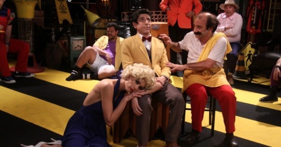 Elenco de "Pa Pe Pi Po Pu" em cena durante gravações (Foto: TV Record)