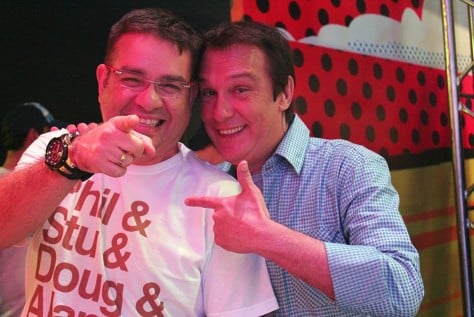 Bola faz graça ao lado de Emílio Surita (Foto: Marina Caminada Band)