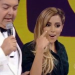 Anitta e Faustão após fazer cirurgia (Foto: Reprodução)