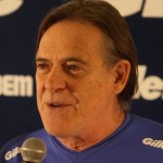 José de Abreu manda indireta para Walcyr Carrasco e detona último trabalho de José Wilker