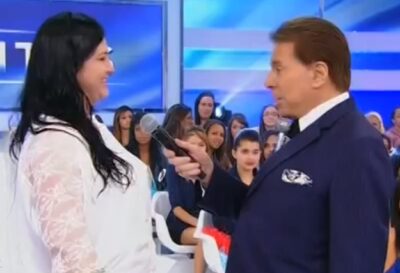 Silvio Santos conversa com paraguaia