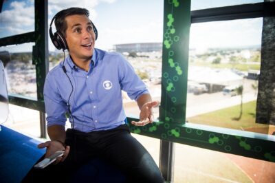 Ivan Moré no comando do Globo Esporte. (Foto reprodução)