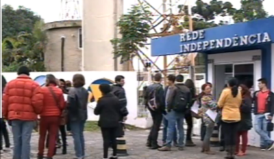 Atores e atrizes tentam vaga na Record