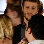 ‘‘Em Família’’: Silvia e Felipe são flagrados aos beijos por Gabriel