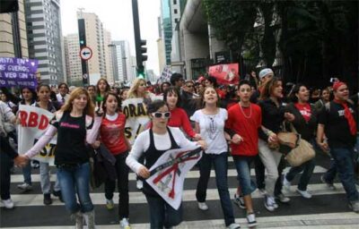 Fãs ameaçam fazer protestos contra o SBT