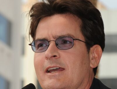 Charlie Sheen se sente humilhado e exige 3 milhões por episódio para voltar a “Two and a Half Man”