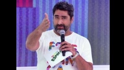 Zeca Camargo apareceu de barba na Globo