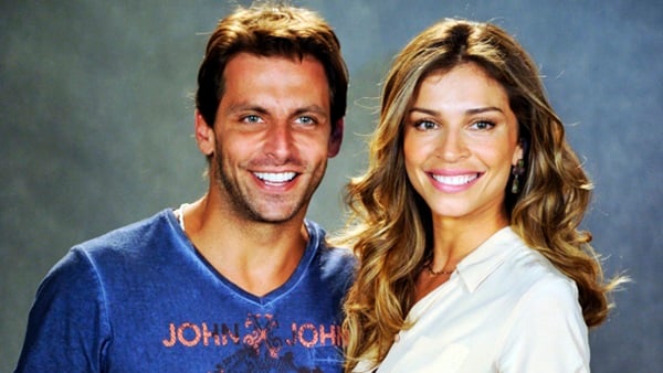 Henri Castelli e Grazi Massafera na novela Flor do Caribe que está de volta