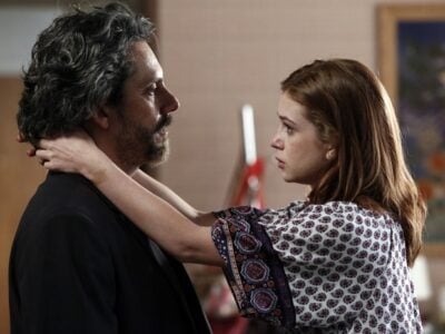 O comendador acha a situação estranha e pede satisfações (Foto: Fábio Rocha / TV Globo)