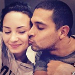 Em rede social, Demi Lovato se declara para o namorado