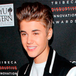 Justin Bieber é o cantor que mais ganhou dinheiro este ano