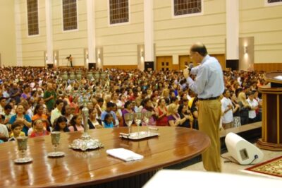 Igreja Universal dificulta jornal nas madrugadas da Record