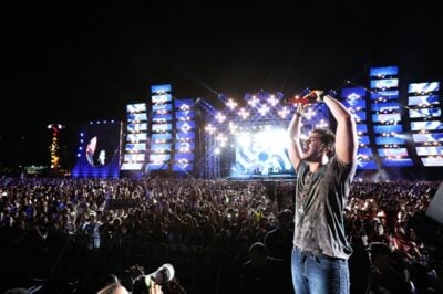Luan Santana se apresenta no palco do Villa Mix Goiânia
(Foto: Globo / Rubens Cerqueira)