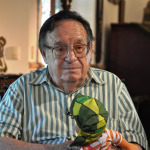 Neto de Roberto Bolaños, o eterno Chaves, assiste jogo do México e Brasil vestido como o avô
