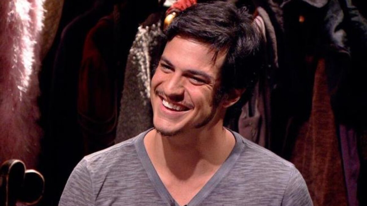 Mateus Solano mostra irmão na web e fãs vão à loucura - TV Foco