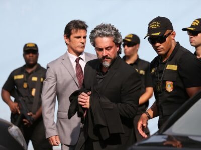 José Alfredo (Alexandre Nero) vai preso após denúncia de Marta  (Lilia Cabral) (Foto: Isabella Pinheiro/ Gshow)
