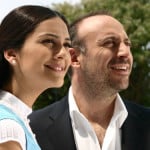 Astros de novela turca são casados na vida real e cobram para dar entrevistas (Foto: Divulgação)