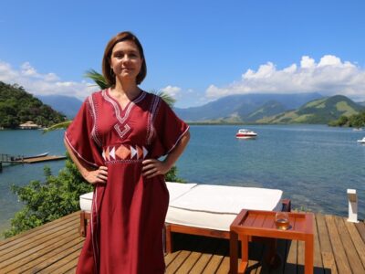 driana Esteves grava em Angra dos Reis (Foto: Hellen Couto/Gshow)